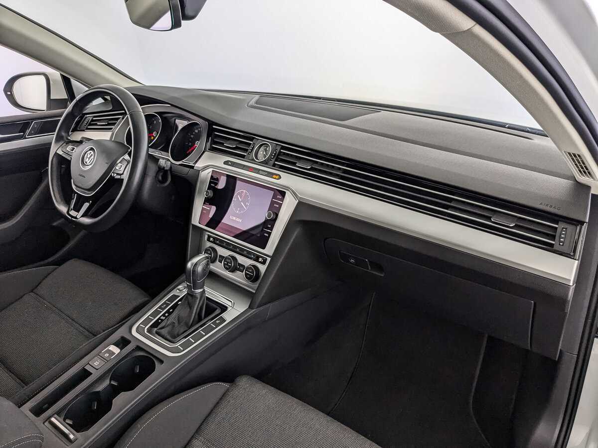Volkswagen Passat 2019 года с пробегом. Фото: #10
