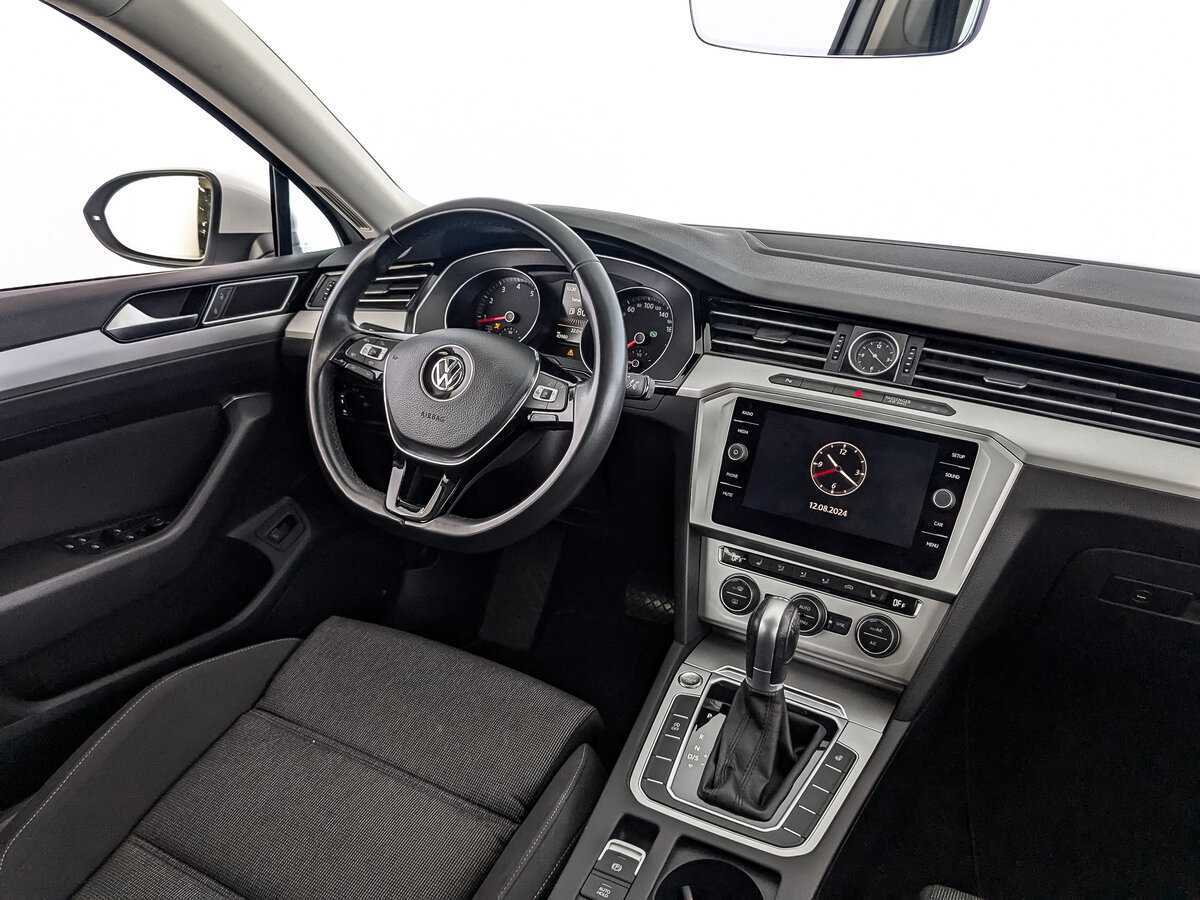 Volkswagen Passat 2019 года с пробегом. Фото: #23