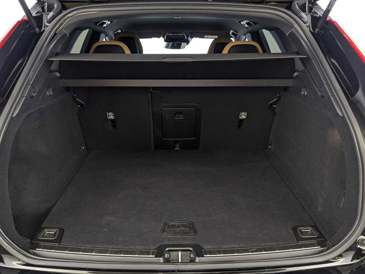 Volvo XC60 2018 года с пробегом. Фото: #9