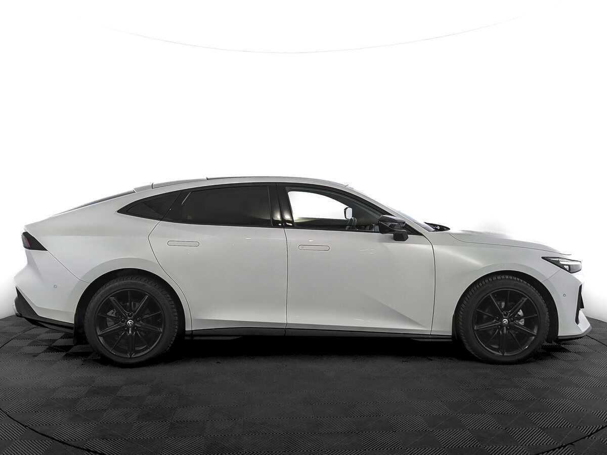 Changan UNI-V 2023 года с пробегом. Фото: #3