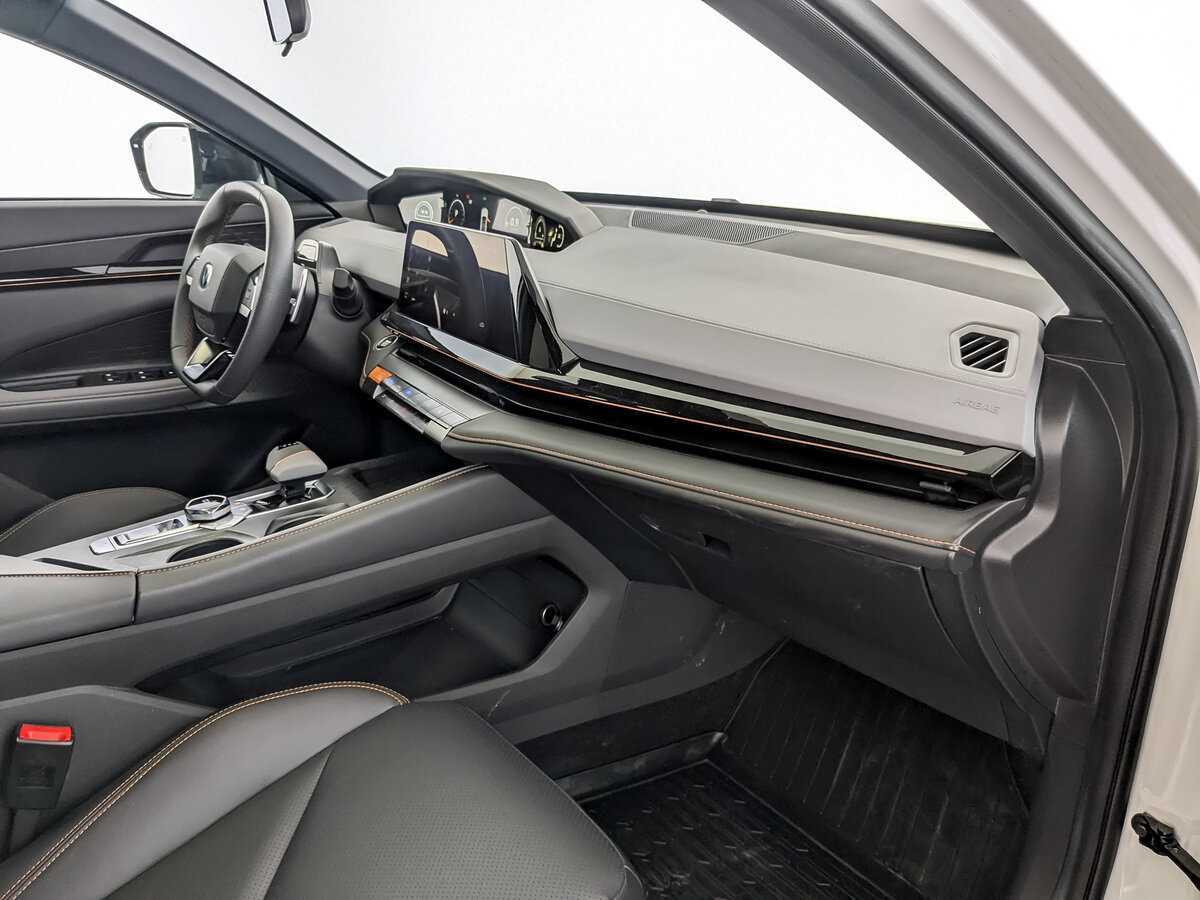 Changan UNI-V 2023 года с пробегом. Фото: #10