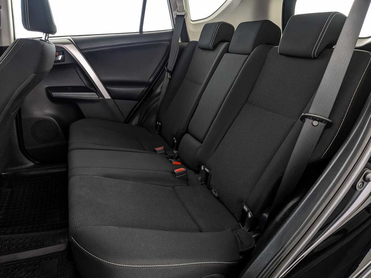 Toyota RAV4 2017 года с пробегом. Фото: #11