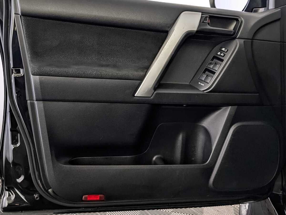 Toyota Land Cruiser Prado 2020 года с пробегом. Фото: #18