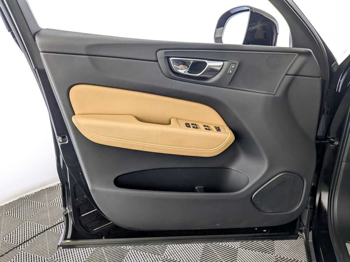 Volvo XC60 2018 года с пробегом. Фото: #18