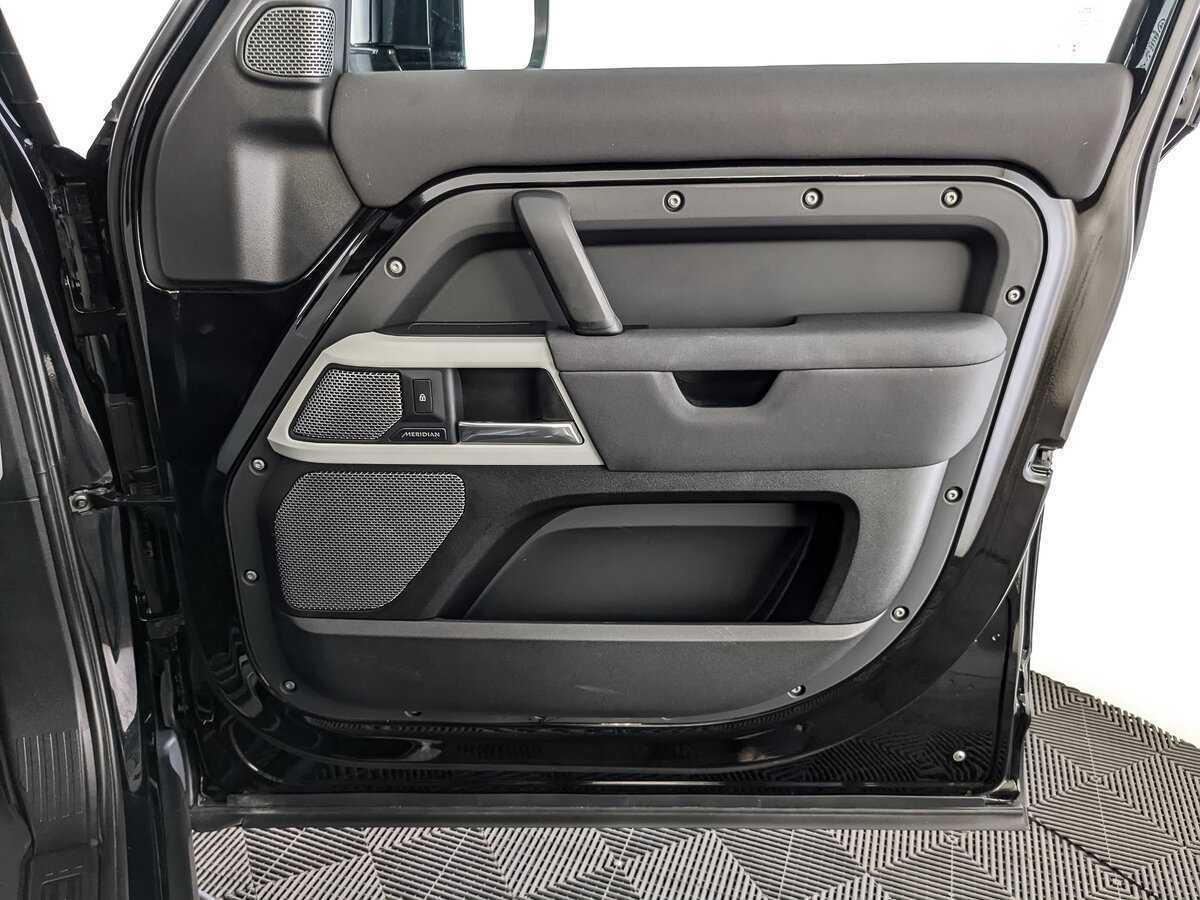 Land Rover Defender 2021 года с пробегом. Фото: #23