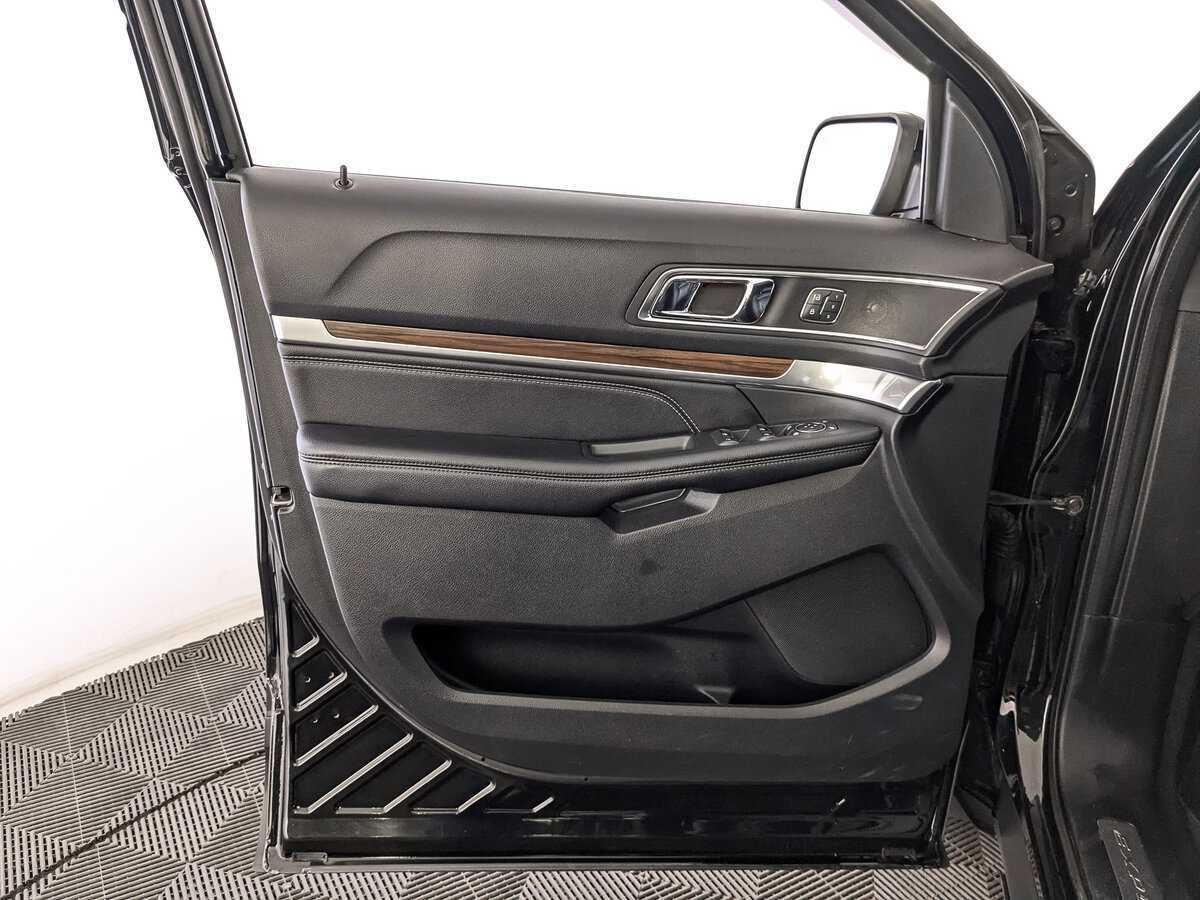 Ford Explorer 2018 года с пробегом. Фото: #17