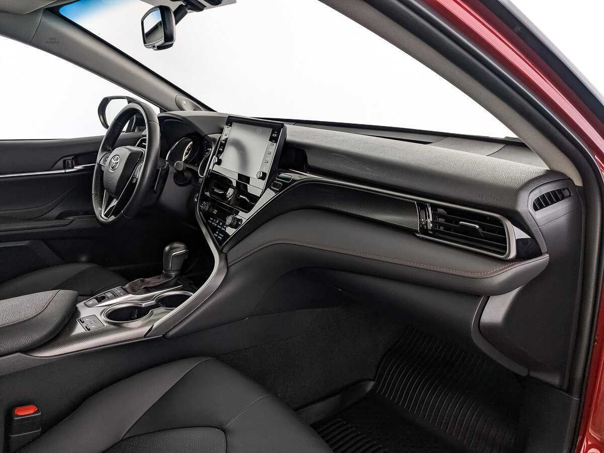 Toyota Camry 2022 года с пробегом. Фото: #10