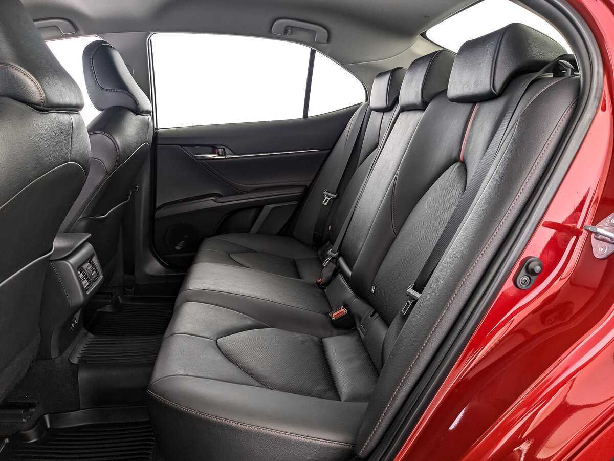 Toyota Camry 2022 года с пробегом. Фото: #11