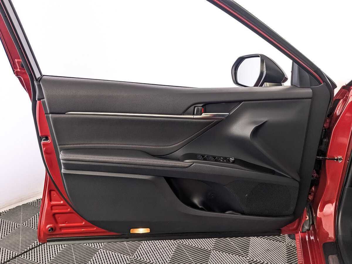 Toyota Camry 2022 года с пробегом. Фото: #16