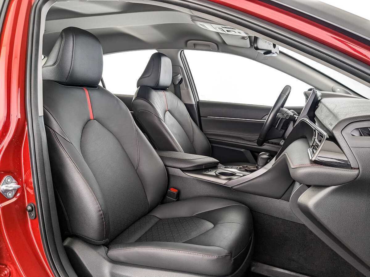 Toyota Camry 2022 года с пробегом. Фото: #21