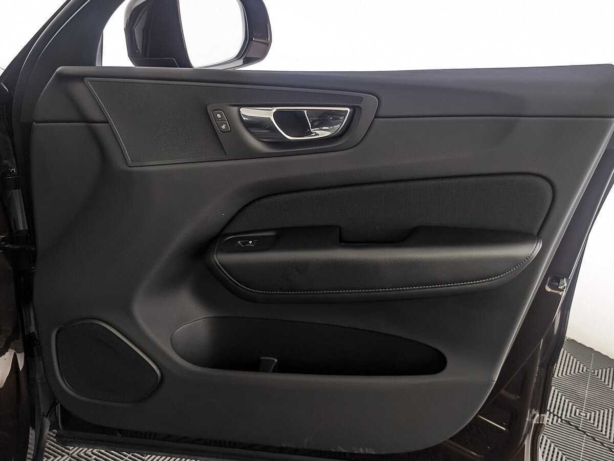 Volvo XC60 2018 года с пробегом. Фото: #21