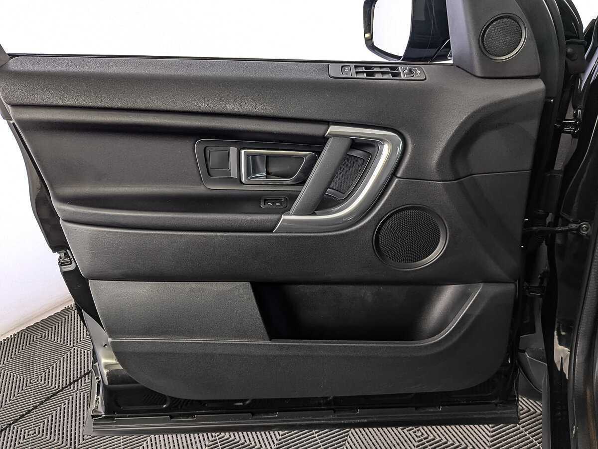 Land Rover Discovery Sport 2019 года с пробегом. Фото: #18