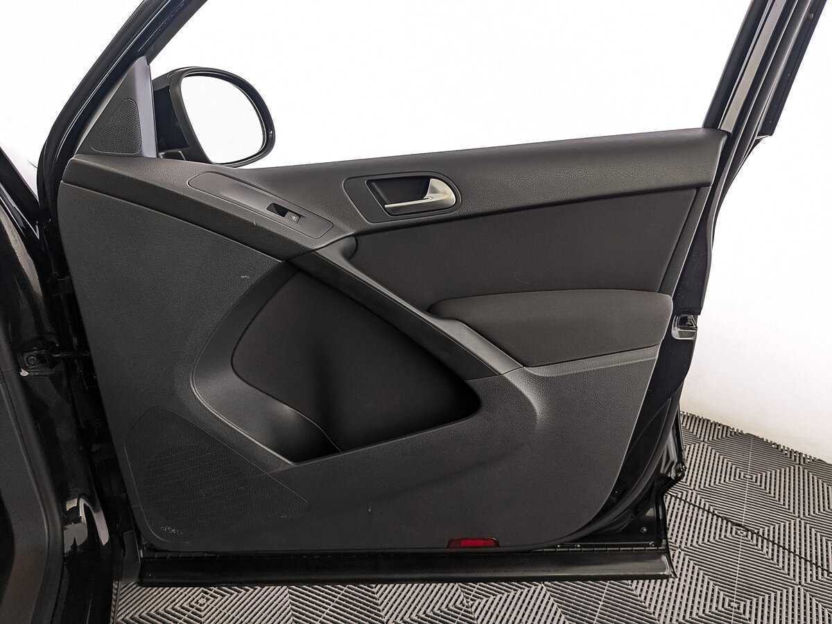 Б/У Фольксваген Тигуан 2015 года. Фото: #23