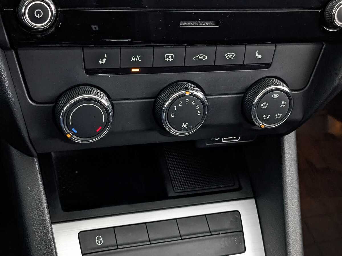 Б/У Шкода Октавия 2018 года. Фото: #20