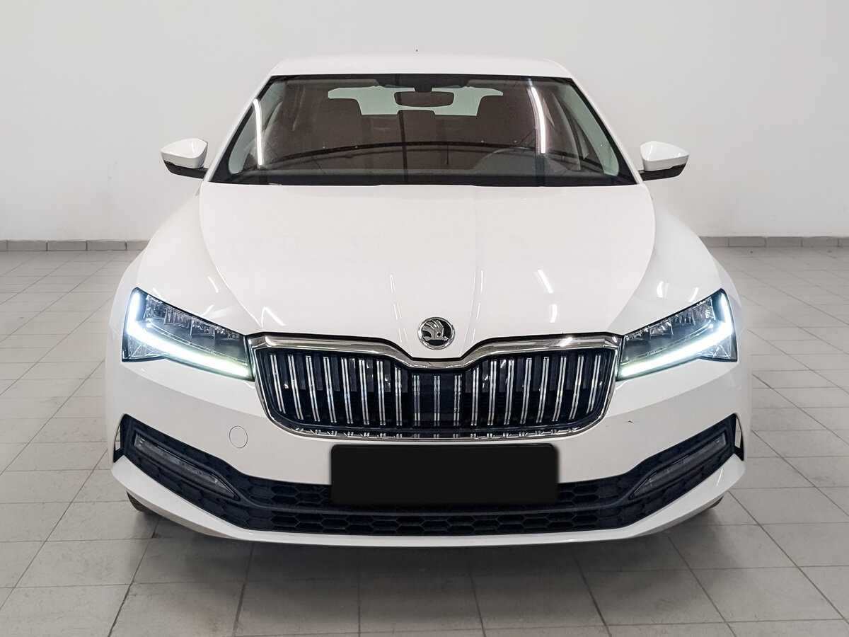 Skoda Superb 2020 года с пробегом. Фото: #2