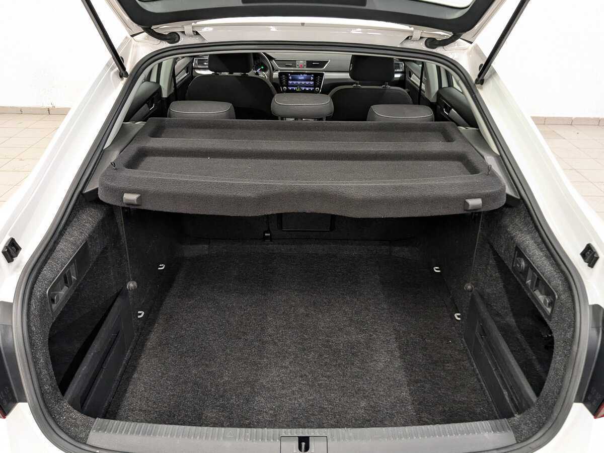 Skoda Superb 2020 года с пробегом. Фото: #10