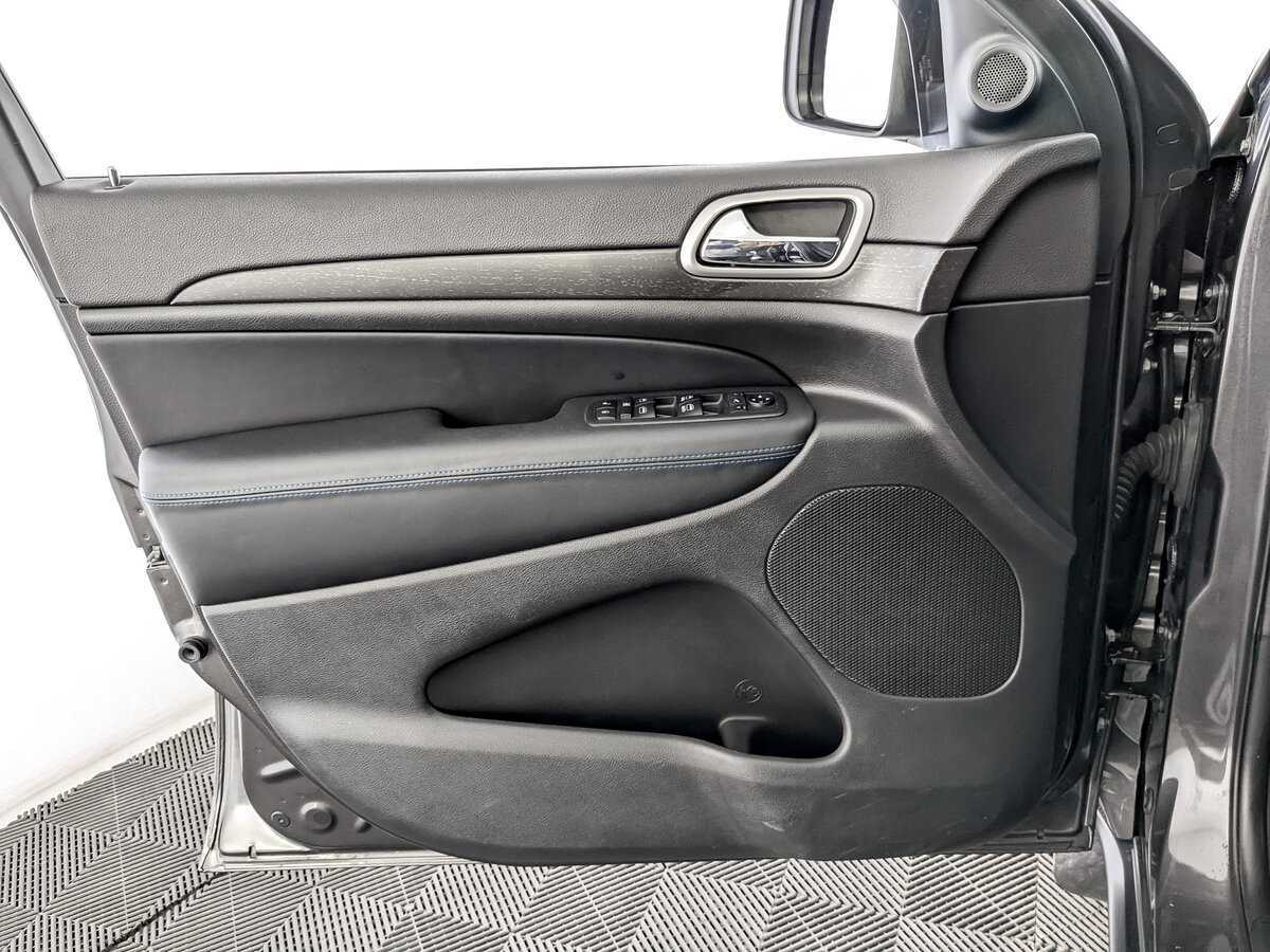 Jeep Grand Cherokee 2018 года с пробегом. Фото: #17