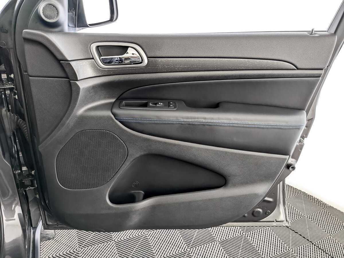 Jeep Grand Cherokee 2018 года с пробегом. Фото: #23