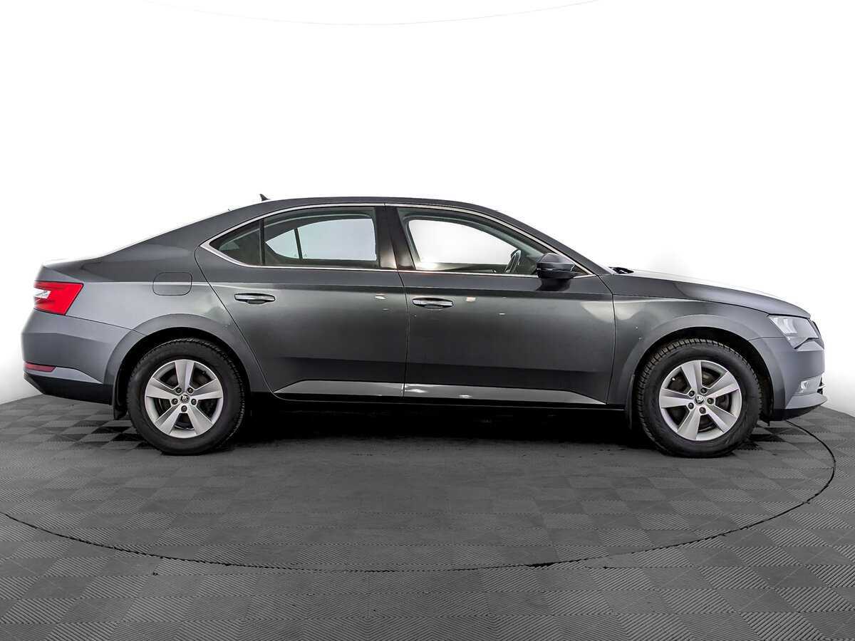 Skoda Superb 2018 года с пробегом. Фото: #3