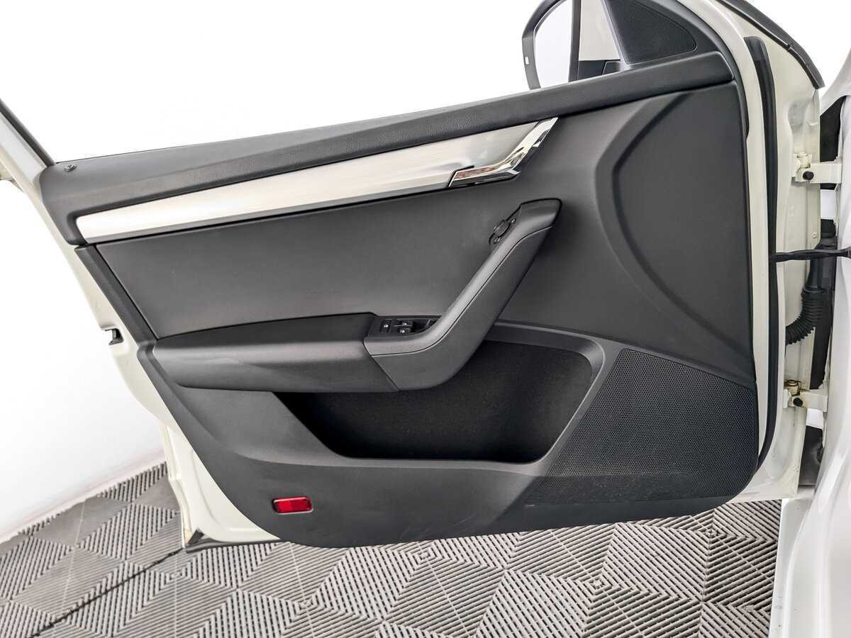 Б/У Шкода Октавия 2018 года. Фото: #18