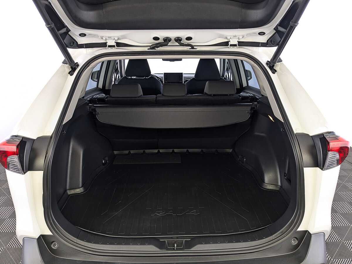 Toyota RAV4 2021 года с пробегом. Фото: #9