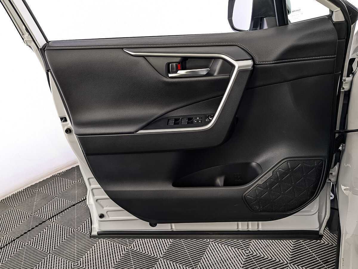 Toyota RAV4 2021 года с пробегом. Фото: #16