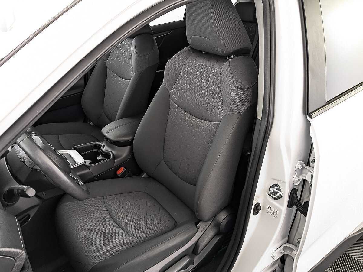 Toyota RAV4 2021 года с пробегом. Фото: #17