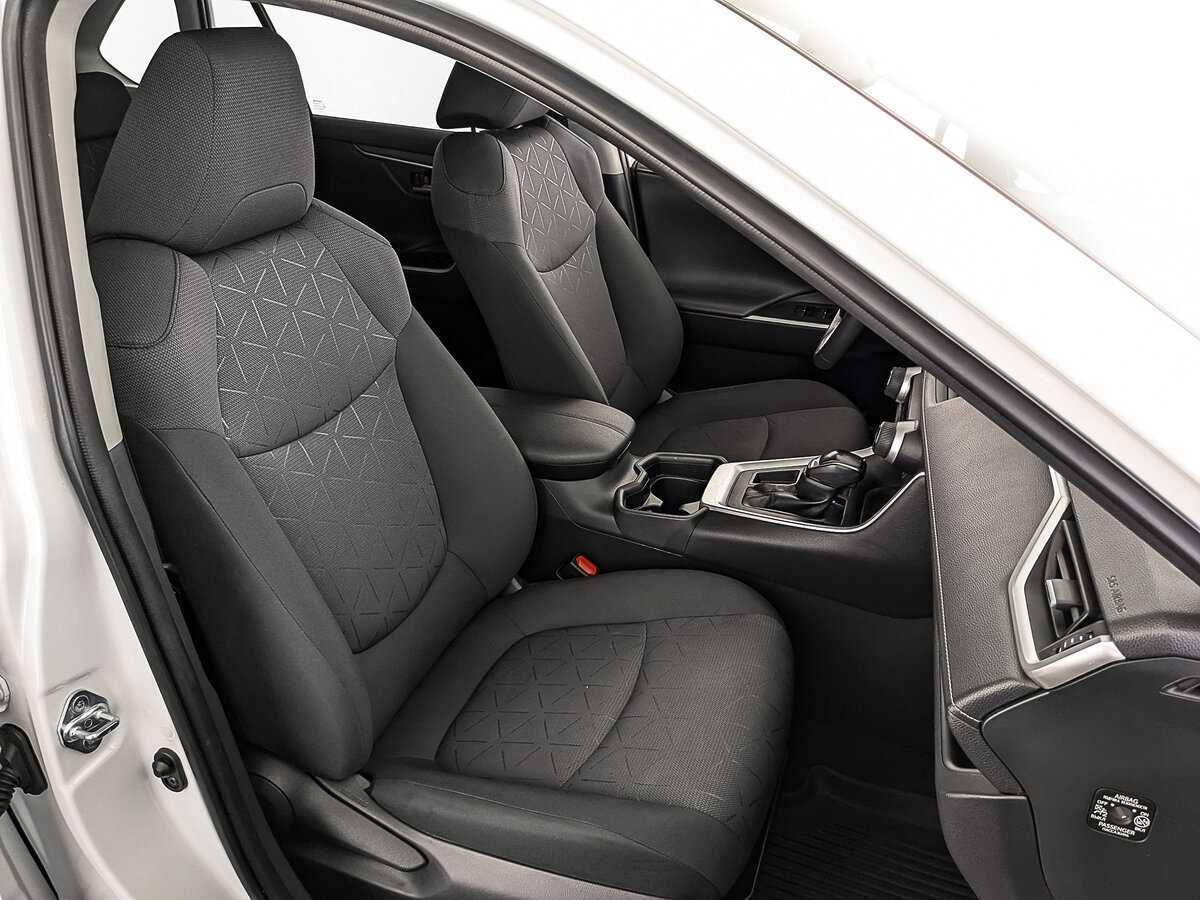 Toyota RAV4 2021 года с пробегом. Фото: #20