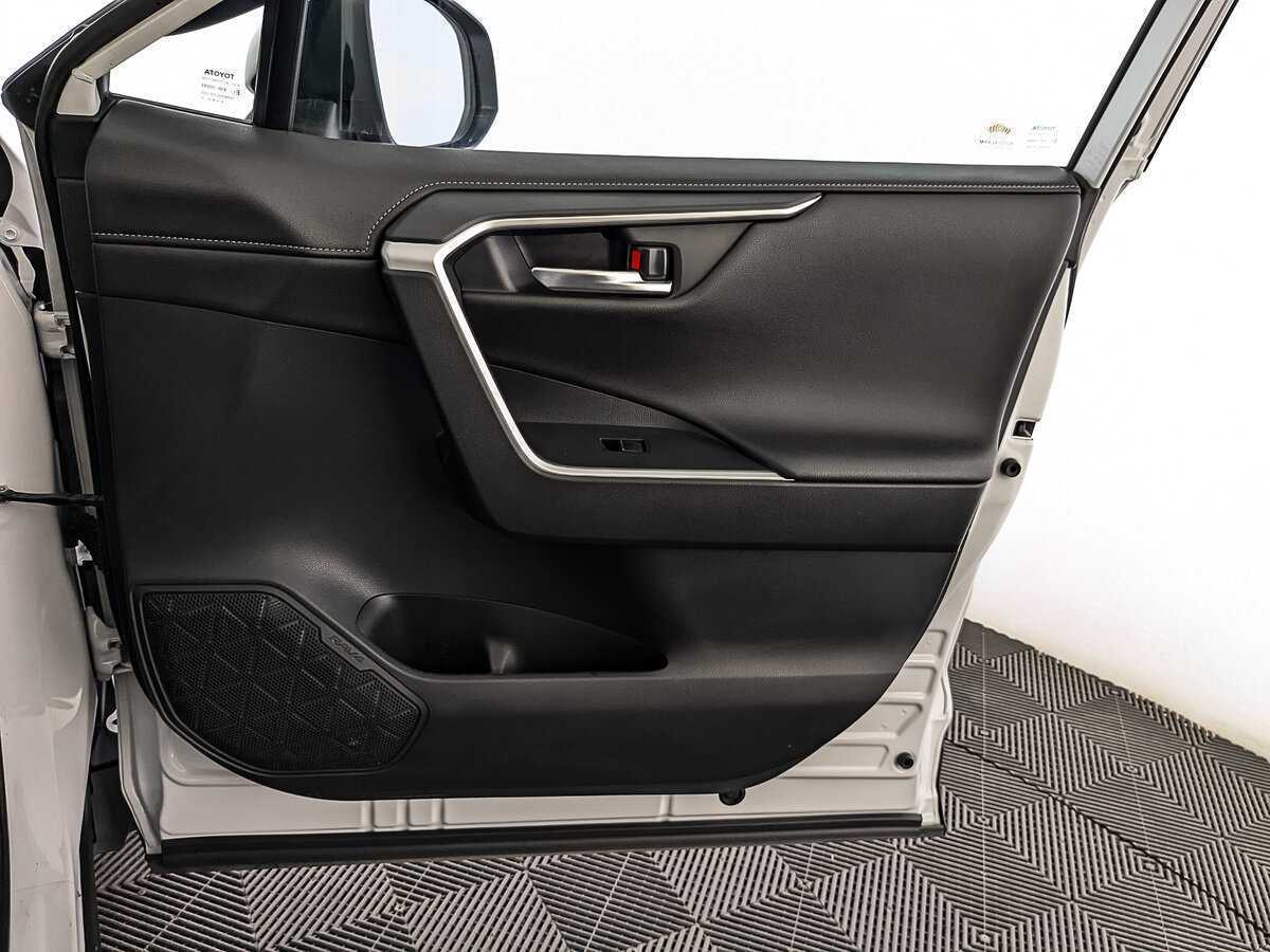 Toyota RAV4 2021 года с пробегом. Фото: #21