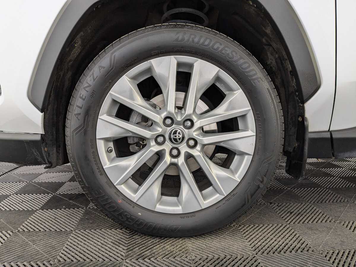 Toyota RAV4 2021 года с пробегом. Фото: #11