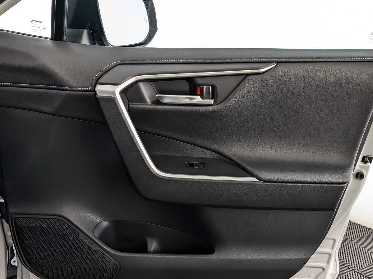 Toyota RAV4 2021 года с пробегом. Фото: #24