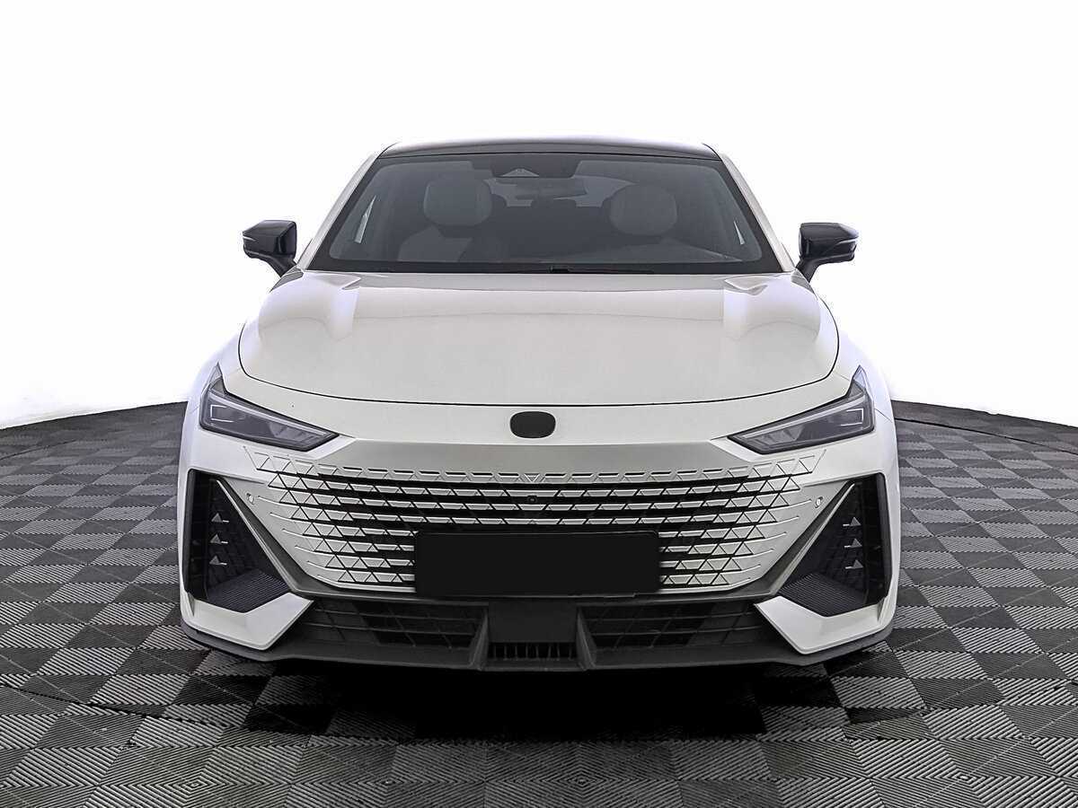 Changan UNI-V 2023 года с пробегом. Фото: #1