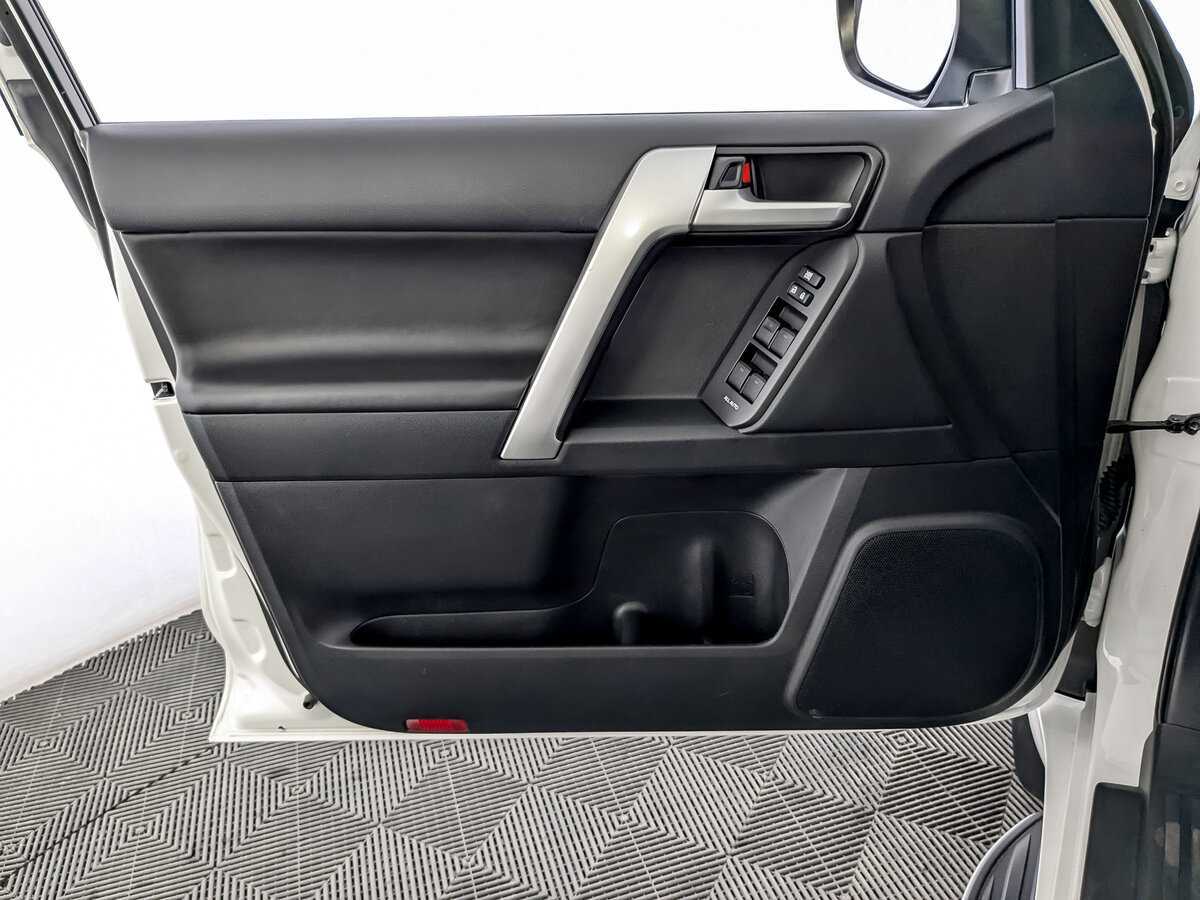 Toyota Land Cruiser Prado 2022 года с пробегом. Фото: #18