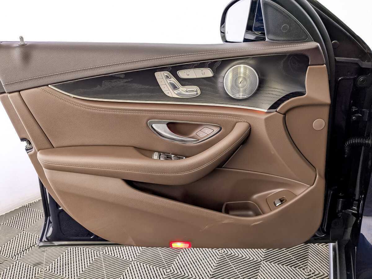 Mercedes-Benz E-Класс 2018 года с пробегом. Фото: #18