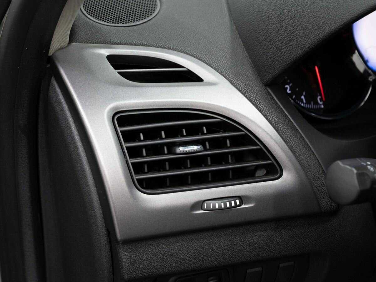 Renault Fluence 2013 года с пробегом. Фото: #18