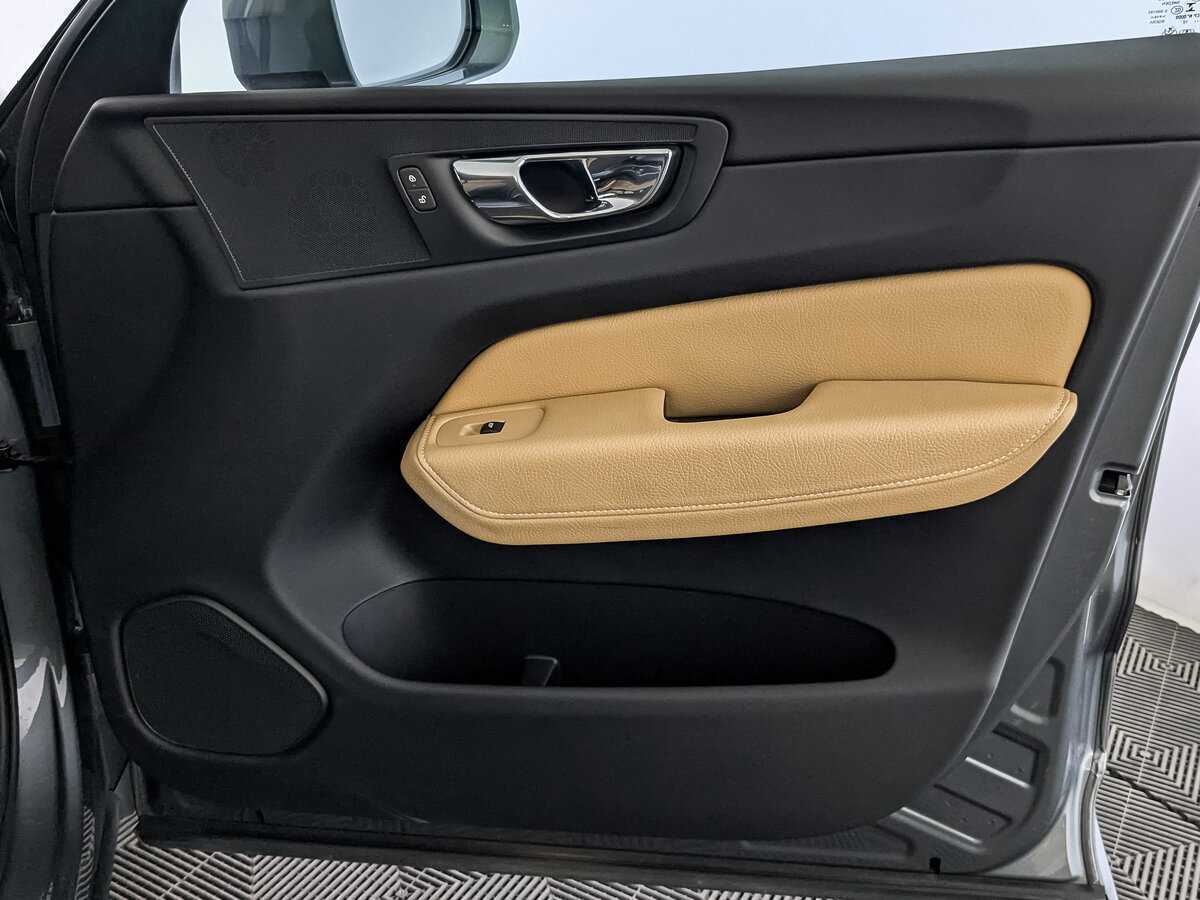 Volvo XC60 2018 года с пробегом. Фото: #21