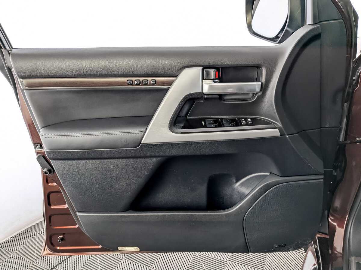 Toyota Land Cruiser 2018 года с пробегом. Фото: #18