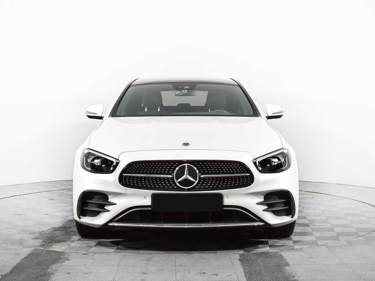 Mercedes-Benz E-Класс 2021 года с пробегом. Фото: #1