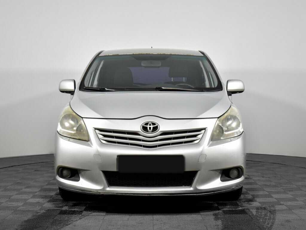 Toyota Verso 2010 года с пробегом. Фото: #1
