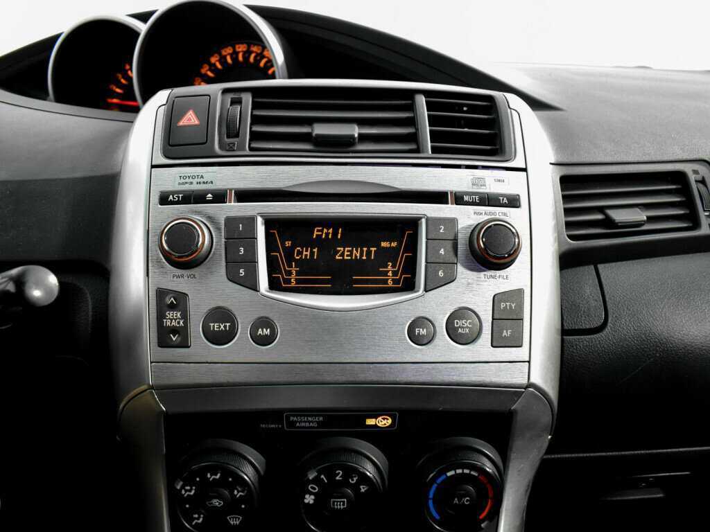 Toyota Verso 2010 года с пробегом. Фото: #18