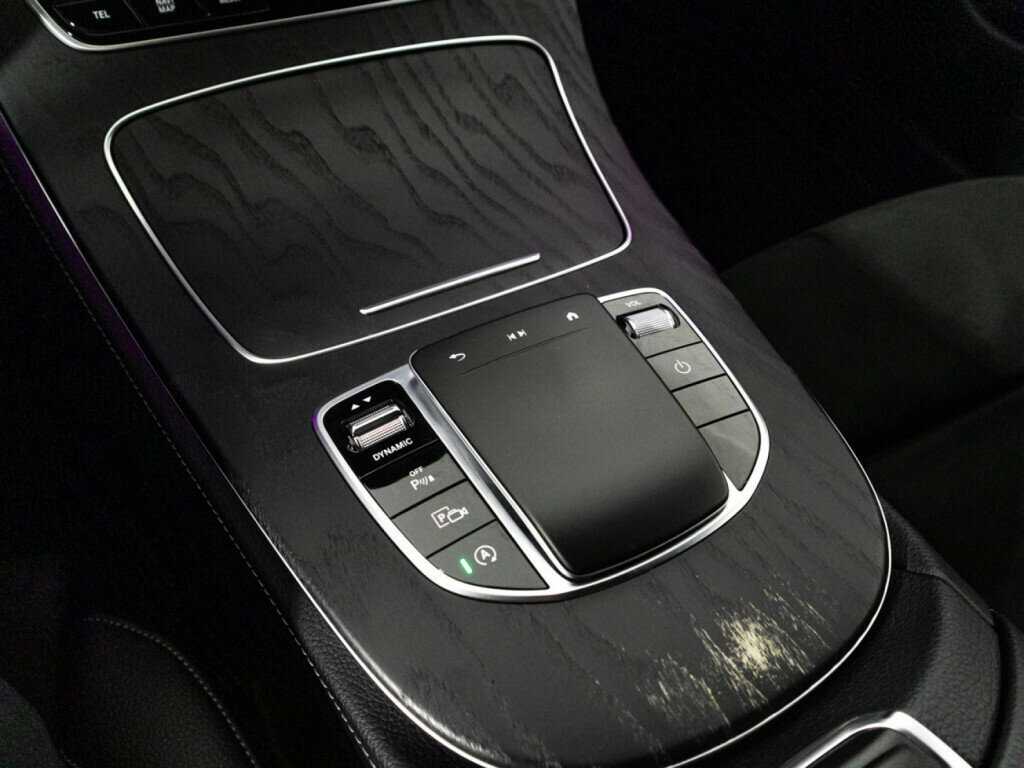 Mercedes-Benz E-Класс 2020 года с пробегом. Фото: #17