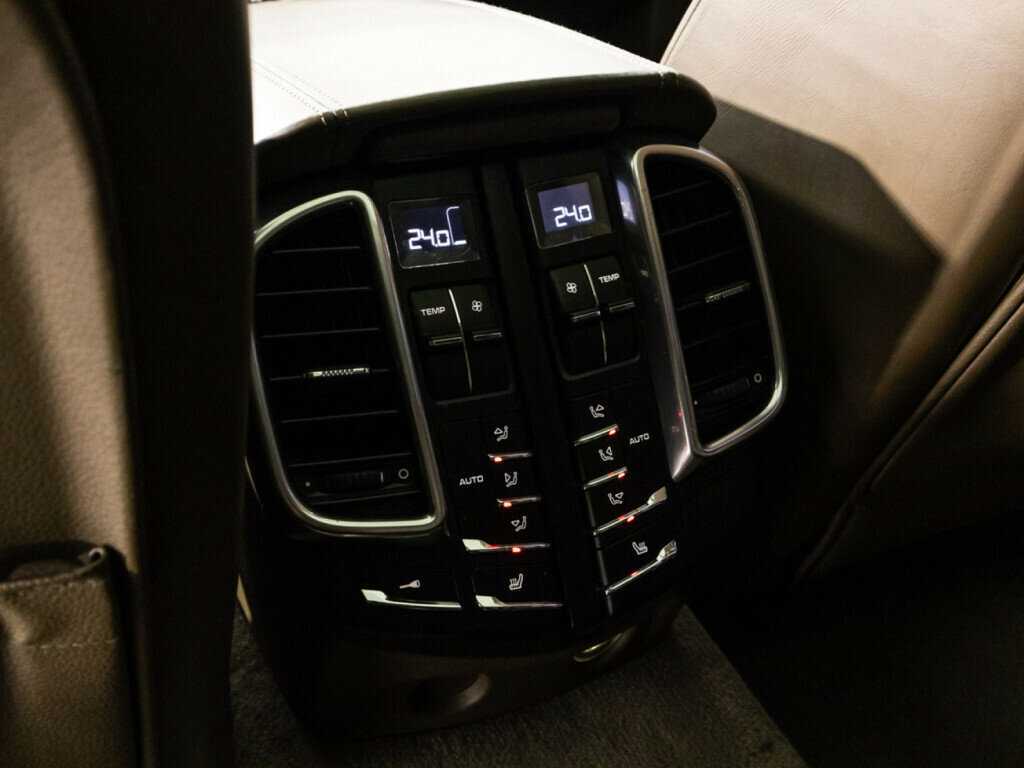 Porsche Cayenne 2010 года с пробегом. Фото: #20