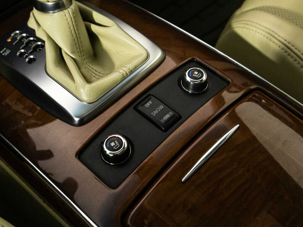 Infiniti FX 2012 года с пробегом. Фото: #16