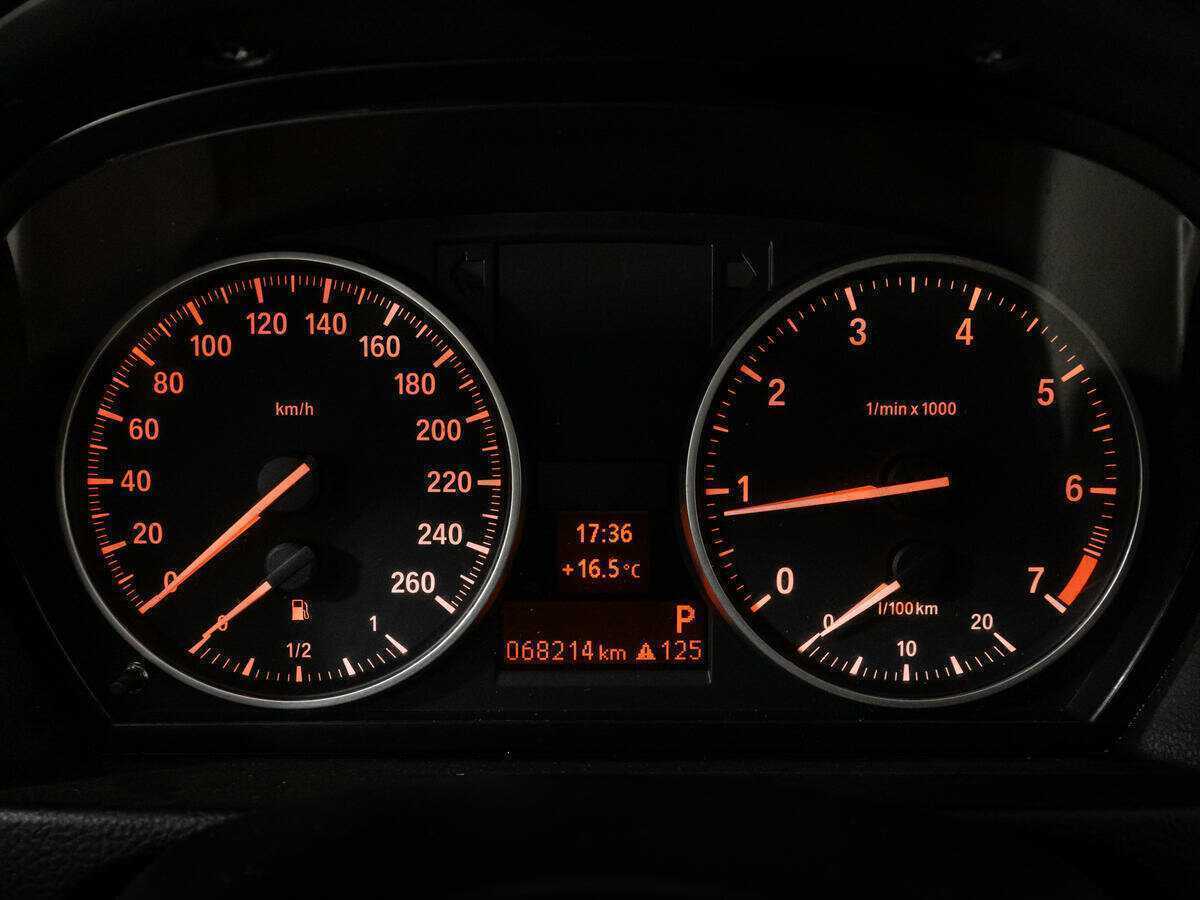 BMW 3 серии 2011 года с пробегом. Фото: #11