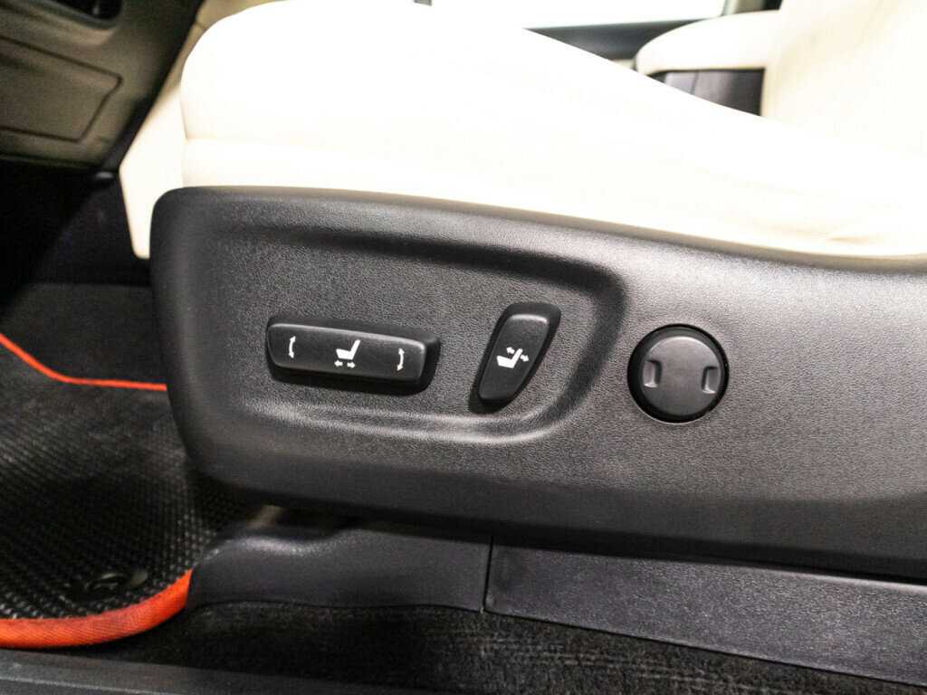 Toyota Land Cruiser Prado 2019 года с пробегом. Фото: #17