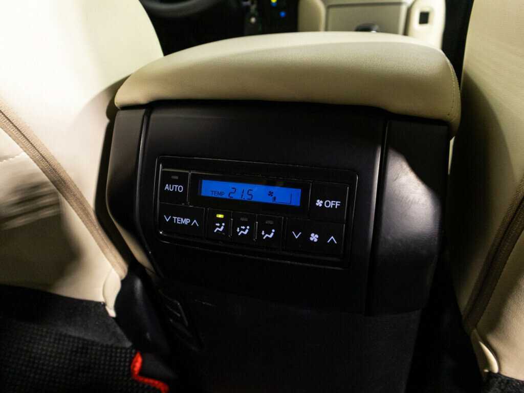 Toyota Land Cruiser Prado 2019 года с пробегом. Фото: #18