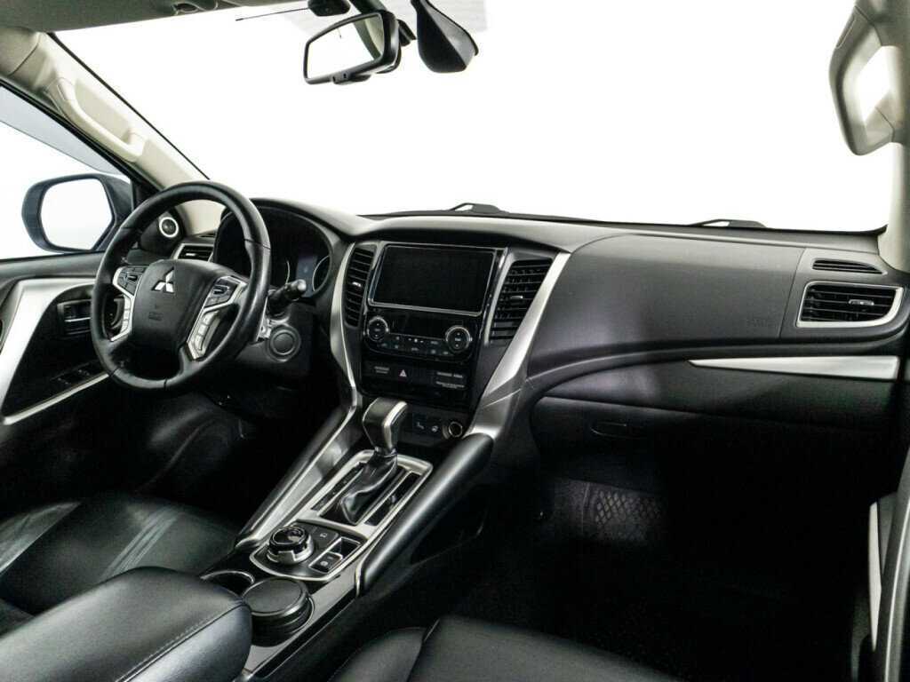 Mitsubishi Pajero Sport 2018 года с пробегом. Фото: #8