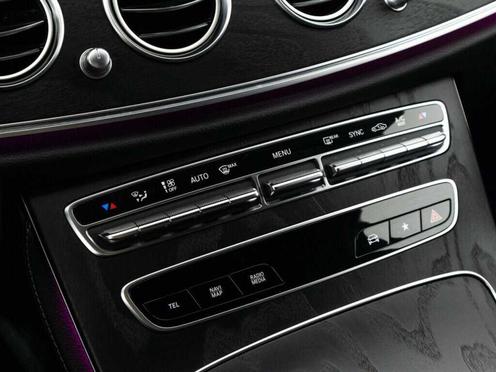 Mercedes-Benz E-Класс 2020 года с пробегом. Фото: #17