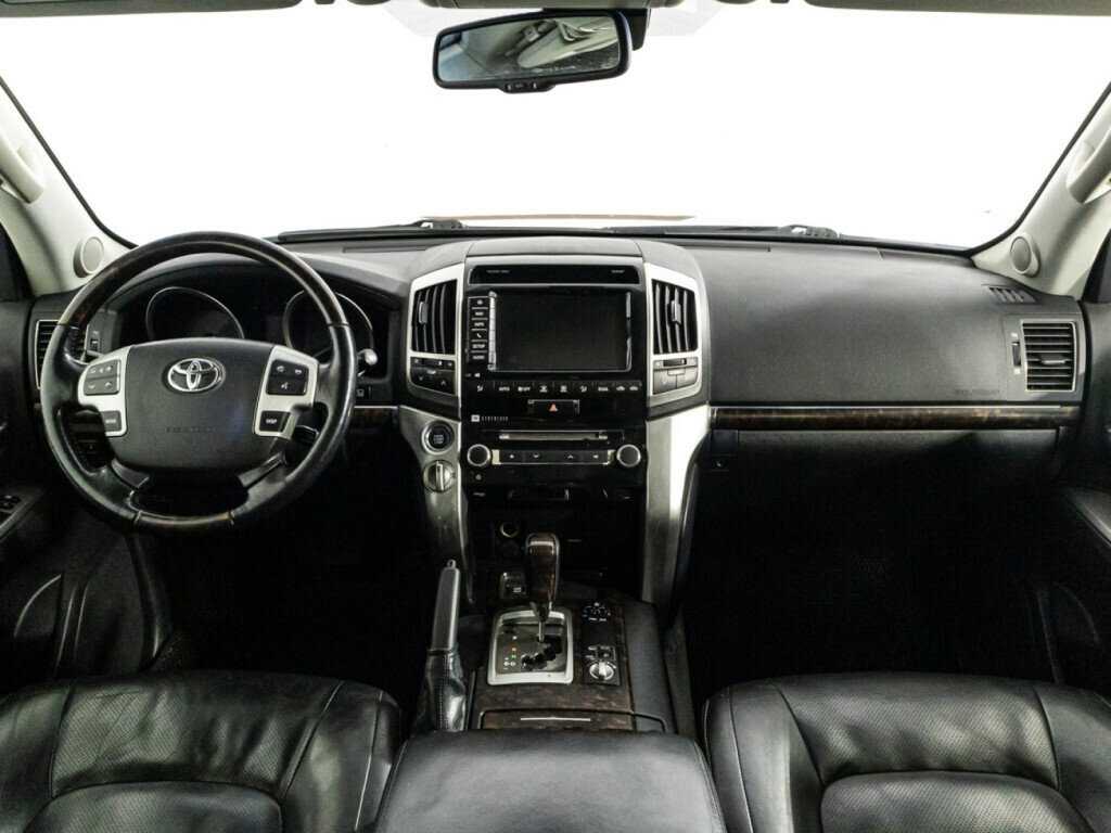 Toyota Land Cruiser 2014 года с пробегом. Фото: #10