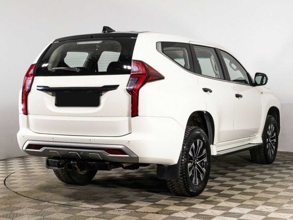 Mitsubishi Montero Sport 2022 года с пробегом. Фото: #3